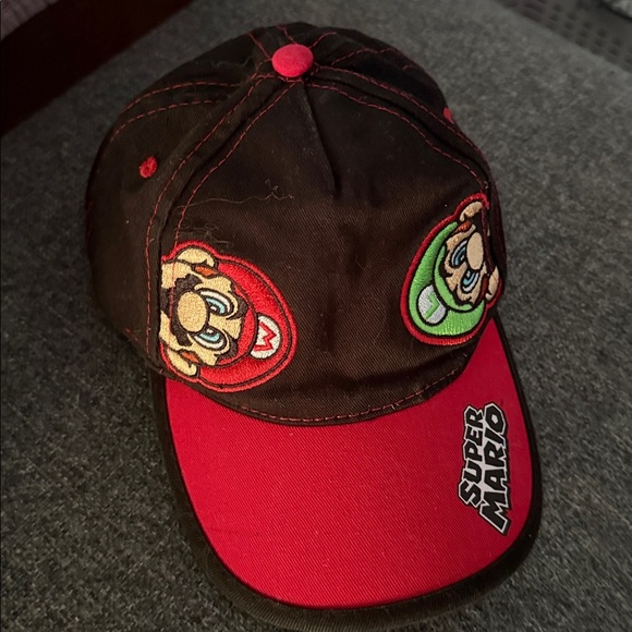 Super Mario Black and Red Cap Boys Hat - Picture 1 of 9